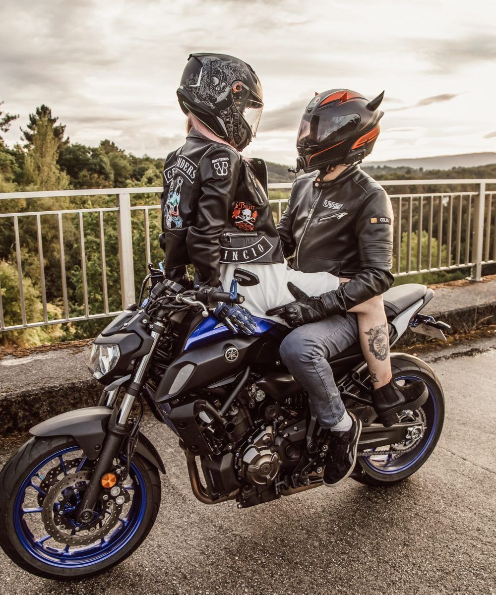Sesiones de Preboda en Moto